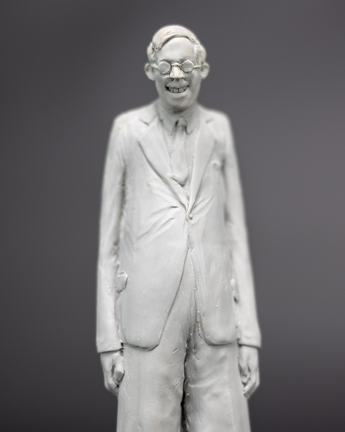 Robert Wadlow, sculpture by Charlie McGrady, view 4